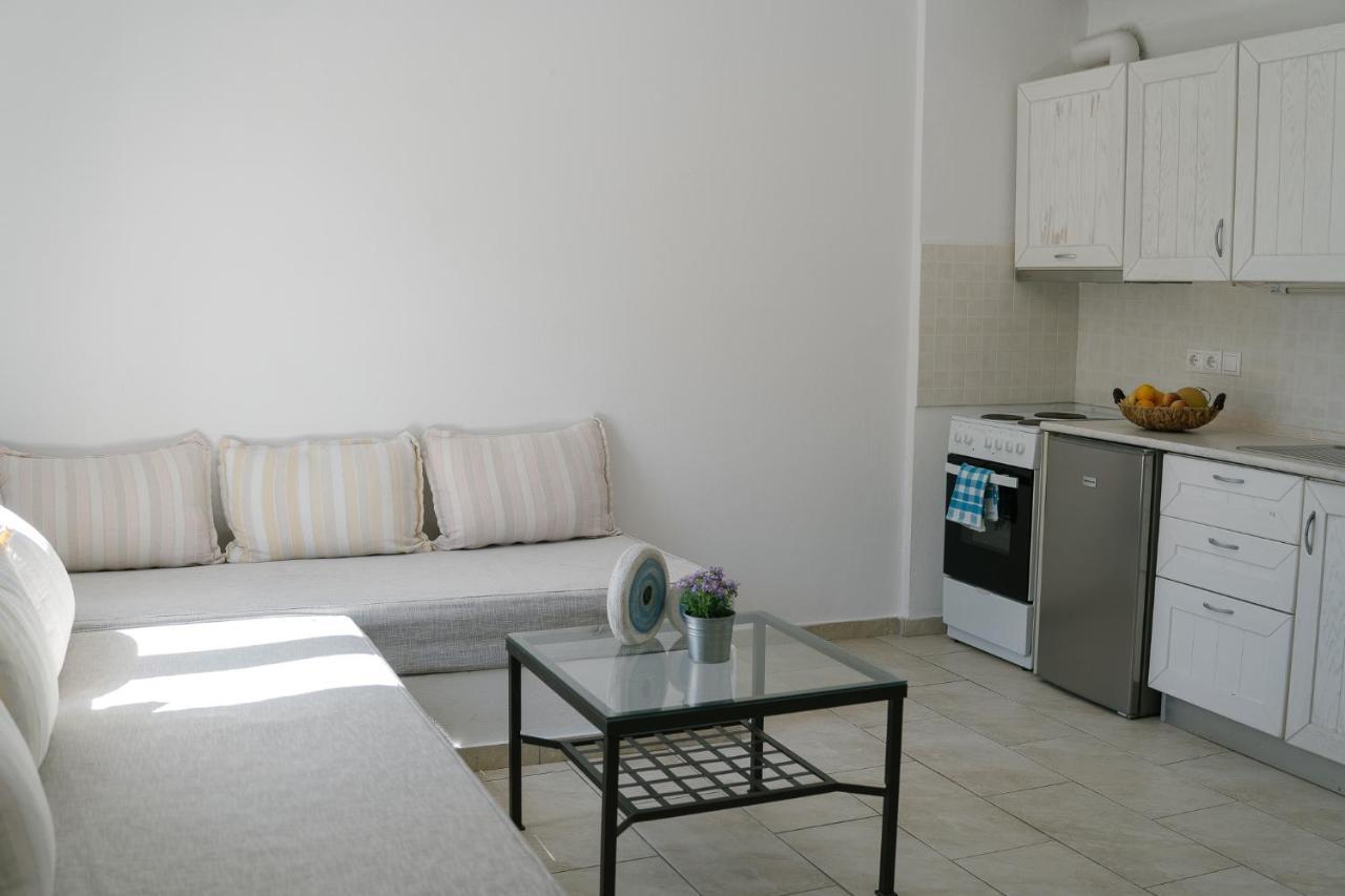 Indigo 3* Livadi (Serifos)