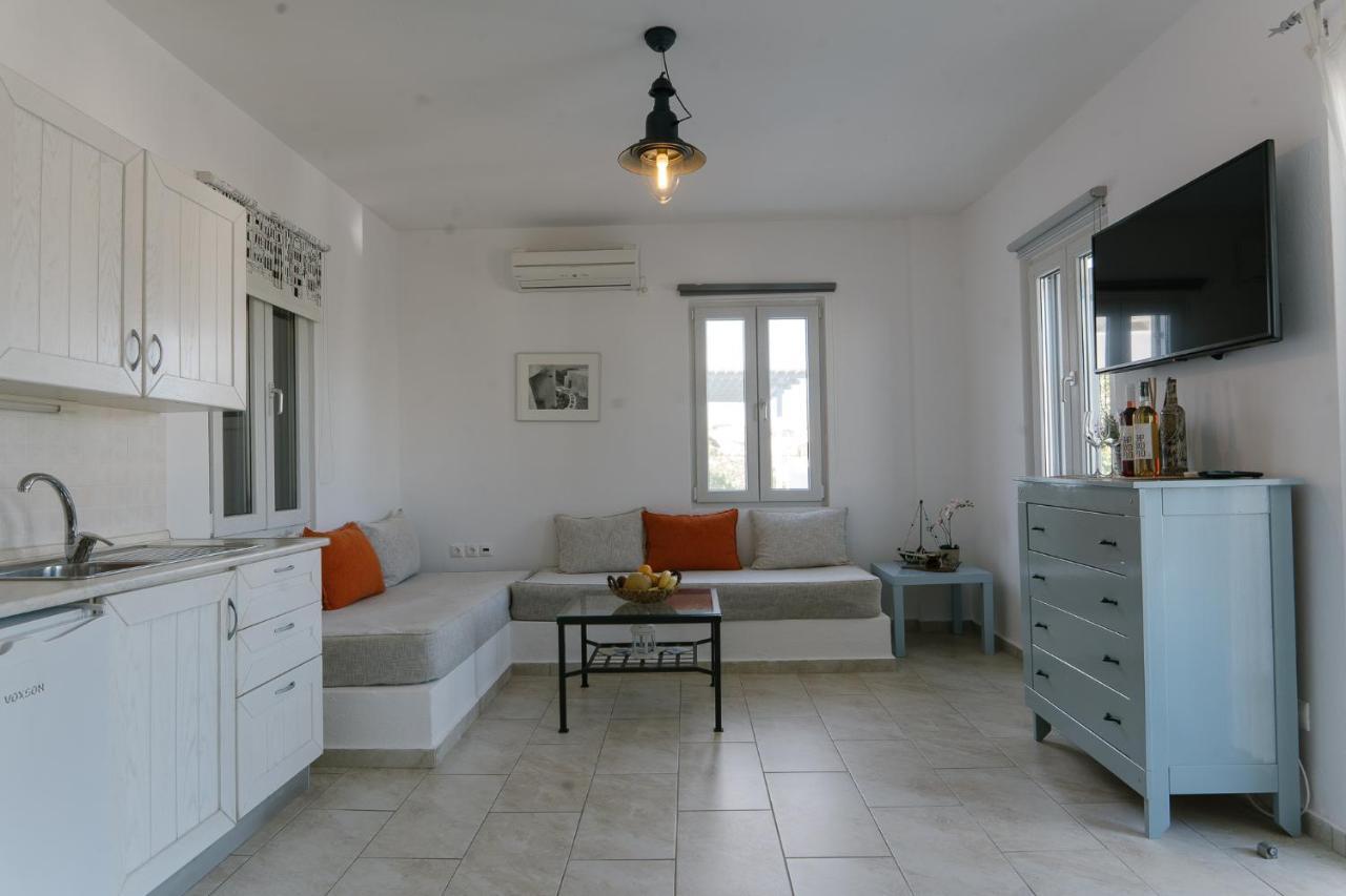 Indigo 3* Livadi (Serifos)